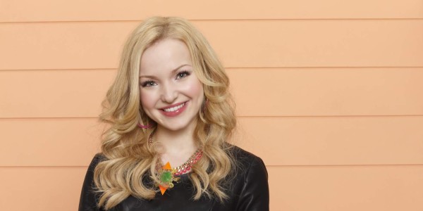 Mira a Dove Cameron sin maquillaje