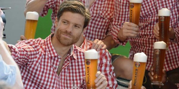 Xabi Alonso se viste de bávaro tras su debut con el Bayern