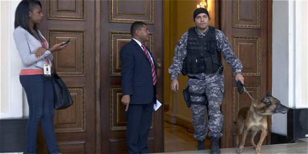 Estallan cuatro bombas cerca de Asamblea venezolana