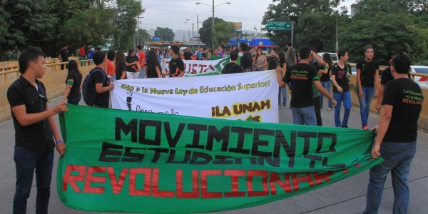 Comparecen universitarios ante Ministerio Público