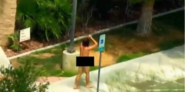 Un hombre desnudo y armado irrumpe en una iglesia de Las Vegas