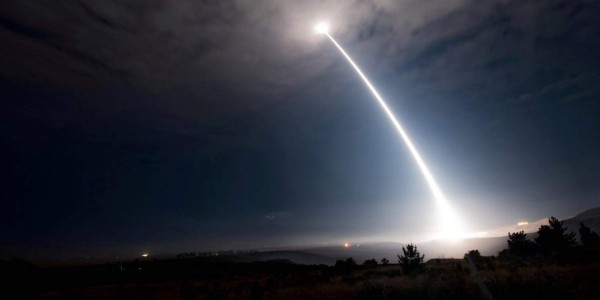 EEUU anuncia que probó con éxito un misil intercontinental