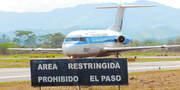 Colombia y EUA firman acuerdo de bases militares