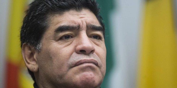 Maradona, en Argentina por salud de su padre