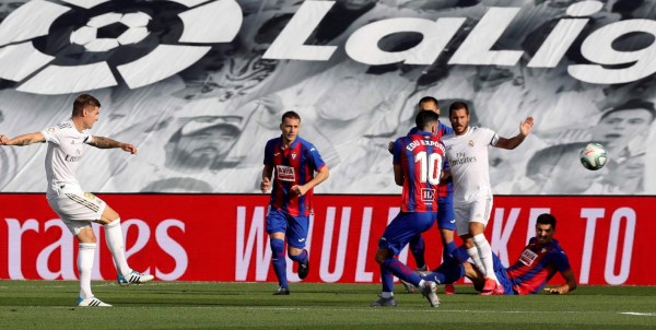 Así fue el espectacular gol de Toni Kroos en el regreso del Real Madrid