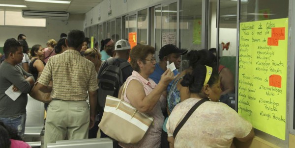 'En el IHSS no hay ninguno de los diez medicamentos que me recetaron': José Varela de 78 años