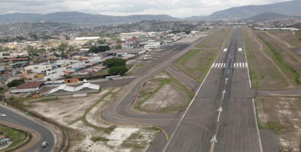 Estudio determinará destino final de Toncontín: Asfura