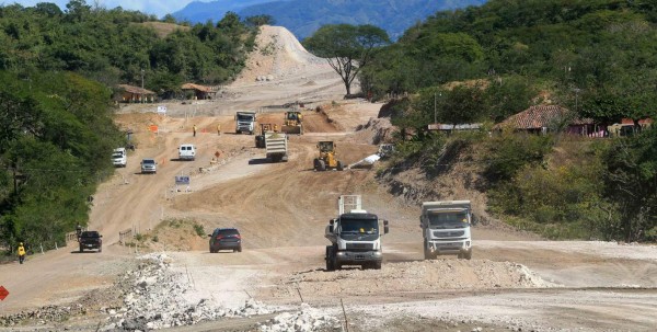 Más deuda debería ser solo para inversión pública: Economistas