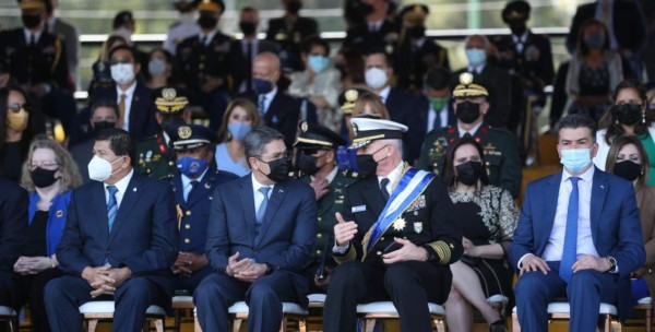 Presidente de Honduras reconoce apoyo del Comando Sur de Estados Unidos