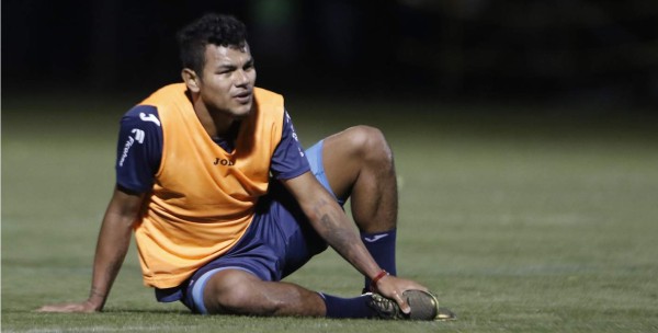 Mario Martínez entrena con molestias en el tobillo