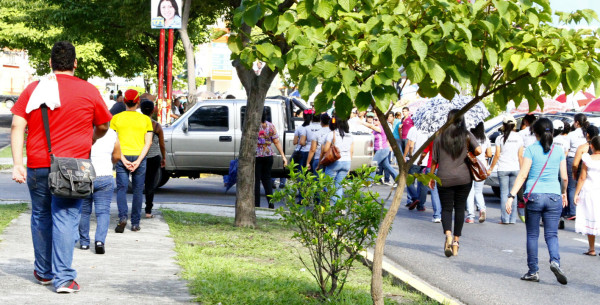 Caos en marcha de colegios por ausencia de Tránsito