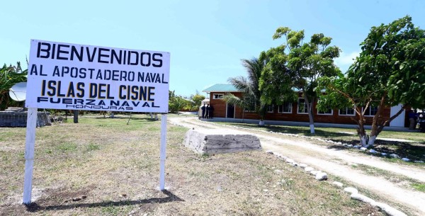 Honduras inaugura un Apostadero Naval en Islas del Cisne