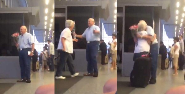 Anciano protagoniza la espera más dulce en el aeropuerto