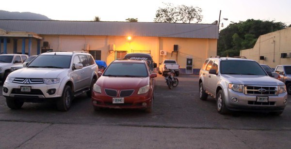 Recuperan tres carros y una motocicleta robados en San Pedro Sula