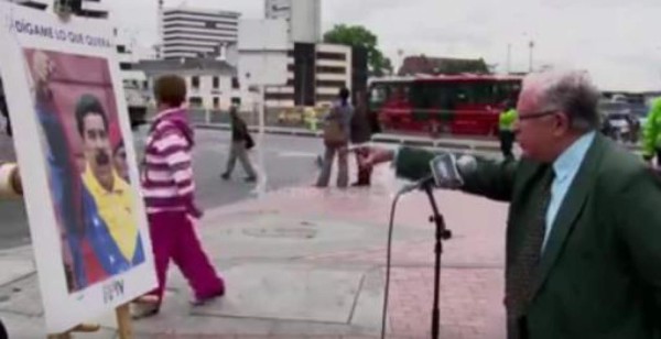 Colombianos le responden críticas a Nicolás Maduro