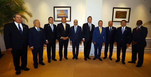 Hondureño Melvin Redondo jura como titular de Sieca