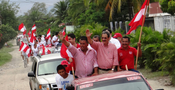 Mauricio Villeda pide a azules y libres que se le sumen