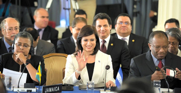 Honduras pone fin a la crisis con retorno a OEA