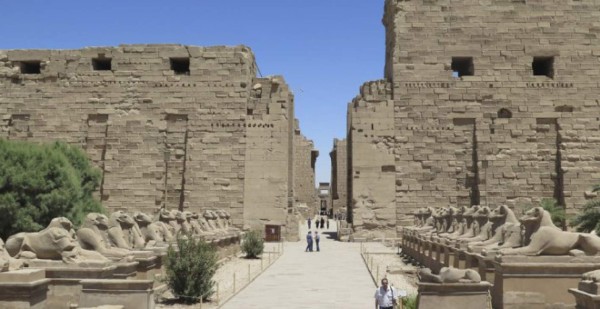 Encuentran en Egipto bajo la arena una gran ciudad perdida de 3.000 años