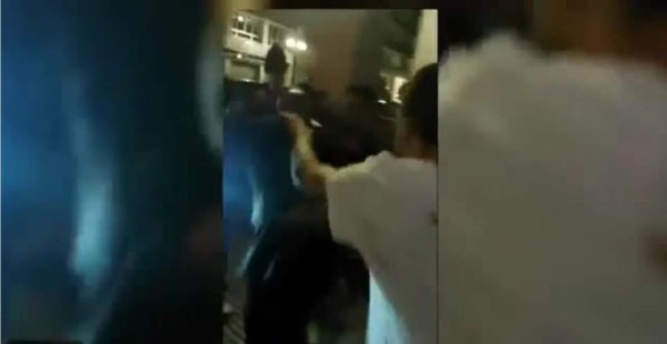 Video: Piqué es captado ebrio al salir de un bar