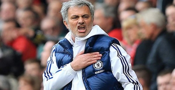 Video: Mourinho agredió a un joven en plena calle