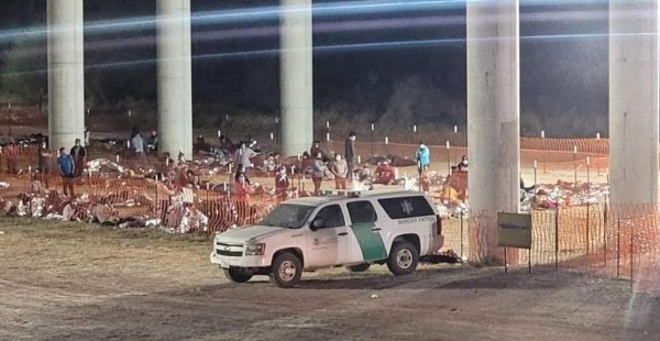 Biden, presionado por la crisis en la frontera tras llegada de miles de inmigrantes