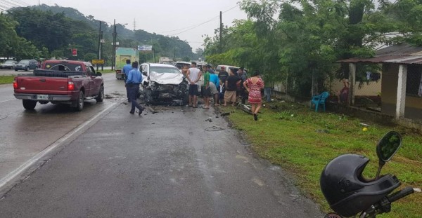 Tres carros impactan en un sector de Puerto Cortés