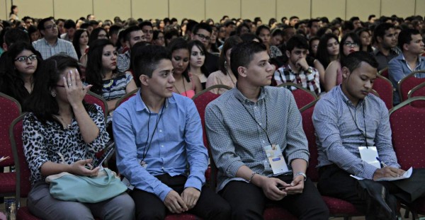 Futuros médicos se especializan en traumas