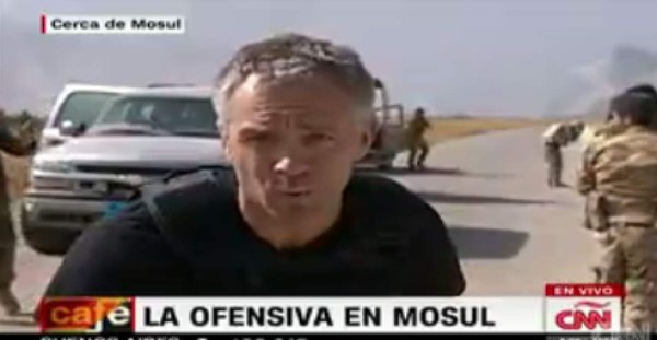Periodista de CNN queda entre fuego cruzado de Isis