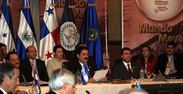 Mandatarios aprueban medidas ante crisis