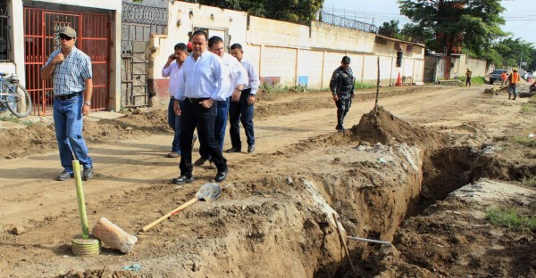 Pavimentarán calles en seis colonias de Chamelecón