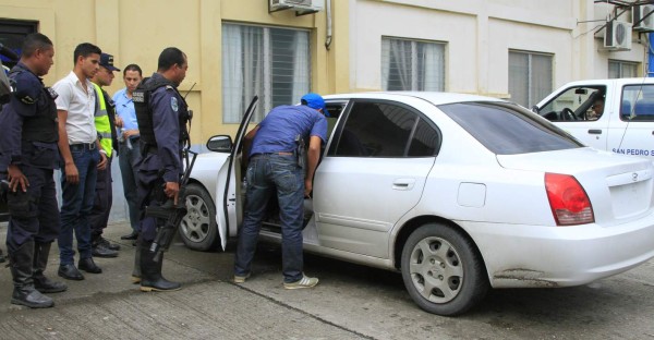 Investigan a dos hombres por asalto; ambos tienen fichas en la Policía