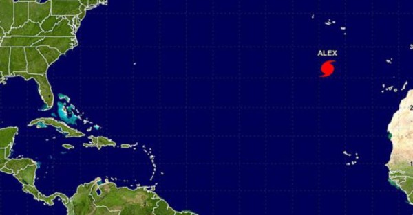 Alex se convierte en huracán en el Atlántico