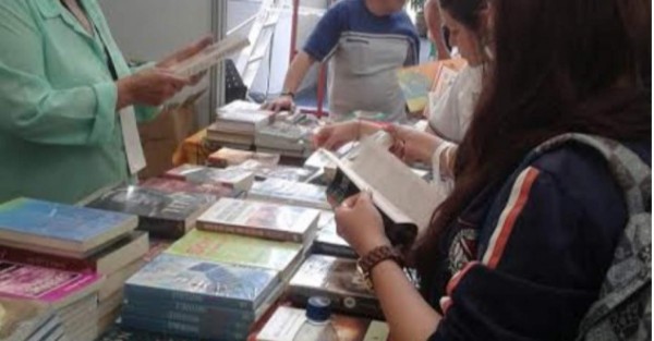 Editoriales independientes viven 'primavera' en feria del libro en Colombia