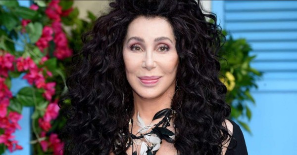 Allanan mansión de Cher por una denuncia relacionada con drogas