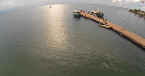 Hondureños disfrutan las playas de Puerto Cortés y Omoa