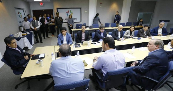 Gobierno: EEH debe devolver más de L117 millones a 63,921 abonados