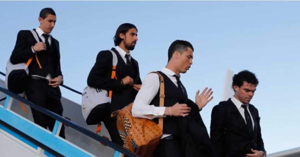 Real Madrid llegó a Lisboa y es recibido por decenas de aficionados