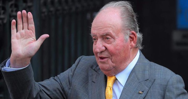 El rey Juan Carlos I abandona España ante el escándalo por sus presuntos negocios