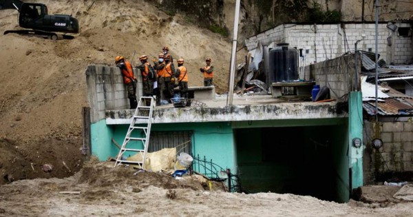 Al menos cuatro personas mueren en Guatemala por la depresión tropical Eta