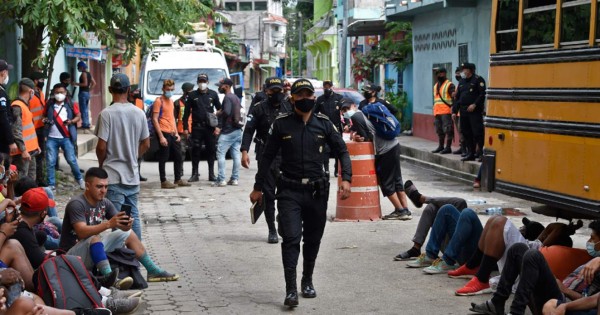 Honduras registra 1,043 inmigrantes de caravana retornados de Guatemala