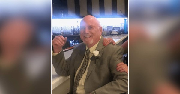 Pelea sobre mascarilla en un bar de Estados Unidos termina con un anciano muerto