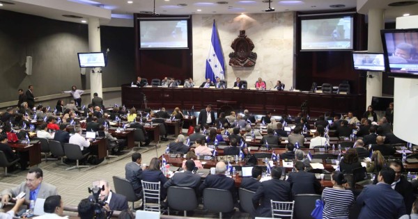 Acelerarán dictámenes sobre ley para regular fondos de campañas