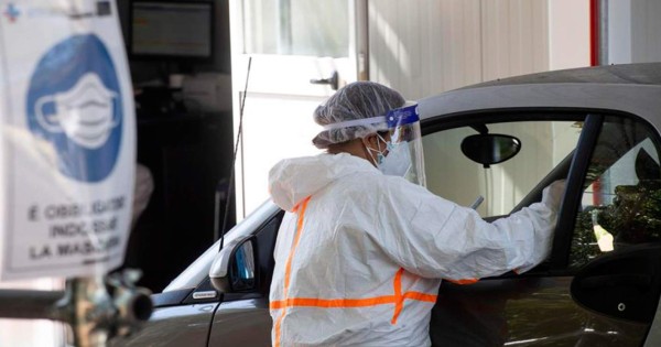 Italia supera el millón de casos de coronavirus y suma 623 muertos en un día