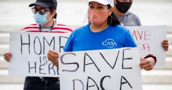 'Dreamers' buscan venganza electoral en el aniversario del cierre de DACA