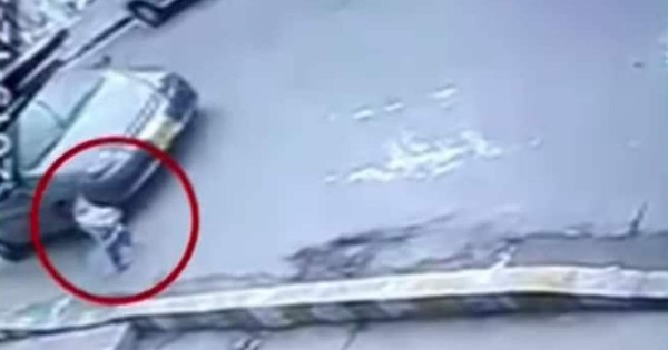 Dramático momento en el que un conductor atropella a niño de 5 años en Bogotá, Colombia