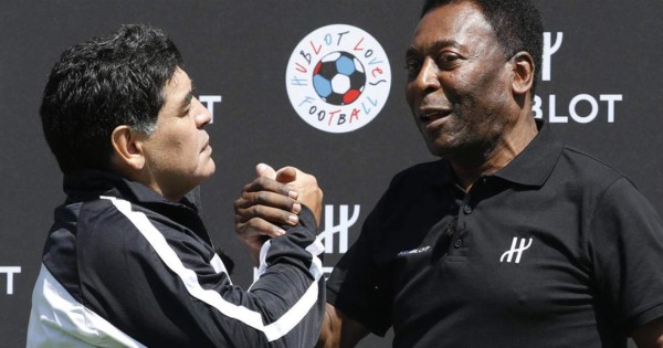 El día en que Pelé 'fichó' a Maradona para el Santos de Brasil