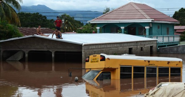 Eta deja sumida a Honduras en una nueva crisis y pidiendo ayuda externa