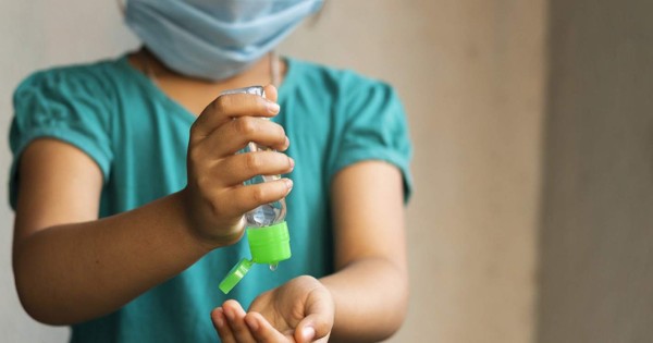 Estudio: niños pequeños son portadores de altos niveles de coronavirus