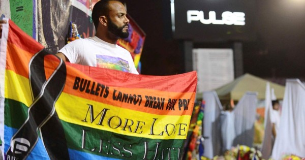 Biden condena el odio contra los LGTBQ en aniversario del tiroteo de Pulse